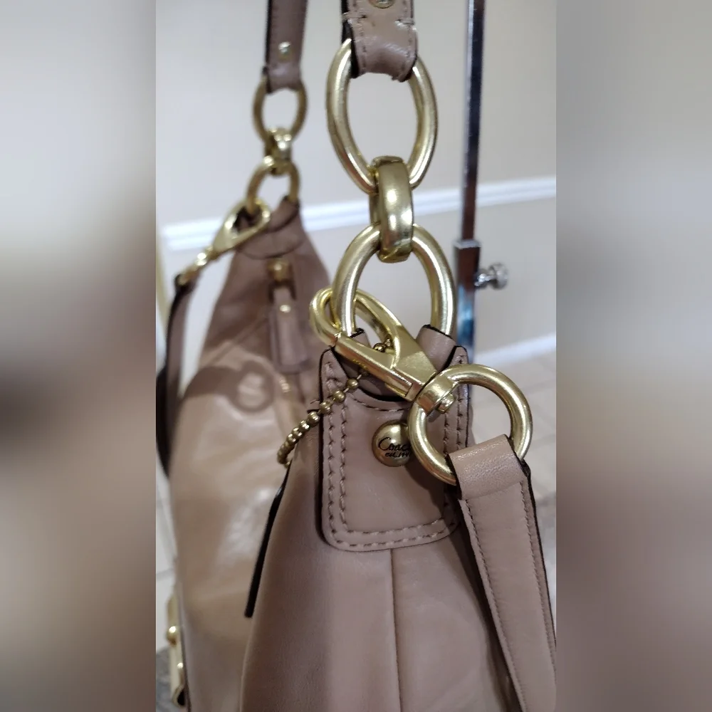 Coach Kristin Hobo soft  Leather Bag